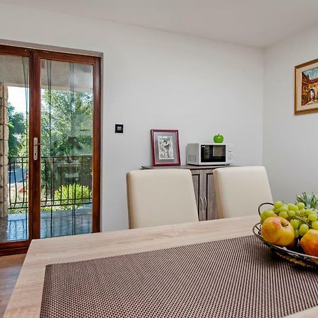 Apartment Nika Ровінь Екстер'єр фото