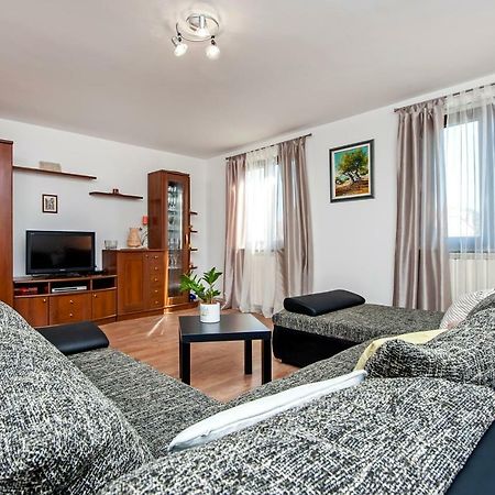 Apartment Nika Ровінь Екстер'єр фото