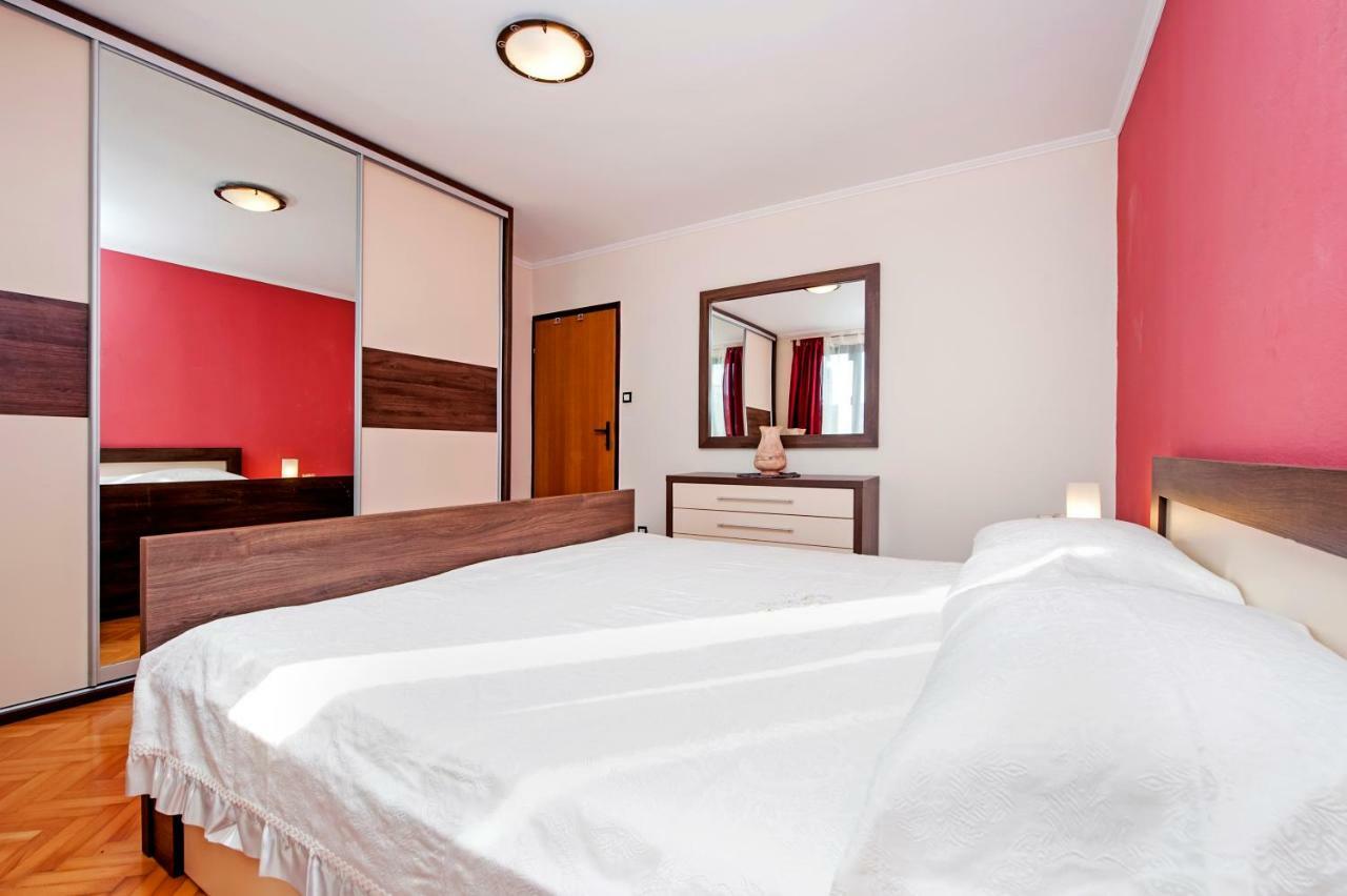 Apartment Nika Ровінь Екстер'єр фото